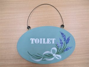 1/26 トールペイント1日教室 ラベンダーを描いたサインボード❀(文字は”Welcome”と”TOILET”のどちらか)
