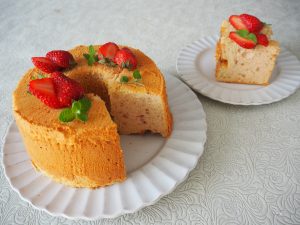 3/9・3/16「苺シフォンケーキ」 会場:アトリエ・ウィークエンド(中央市山之神)