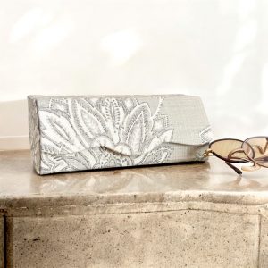 3/10　カルトナージュ「2本入るメガネケース」