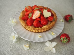 4/1(水)「苺クリームタルト」  会場：アトリエ・ウィークエンド（中央市山之神）※申込締切3/24